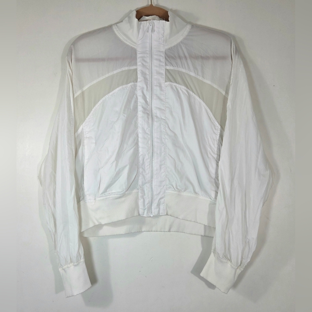 LULULEMON ATHLETICA SERVE IT LIGHTWEIGHT JACKET.